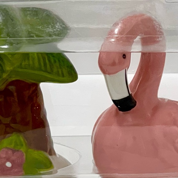 Flamingo and Palm Tree Salt and Pepper Shaker Set - Picture 4 of 6